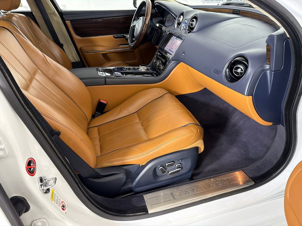 Used 2012 Jaguar XJ L image 15