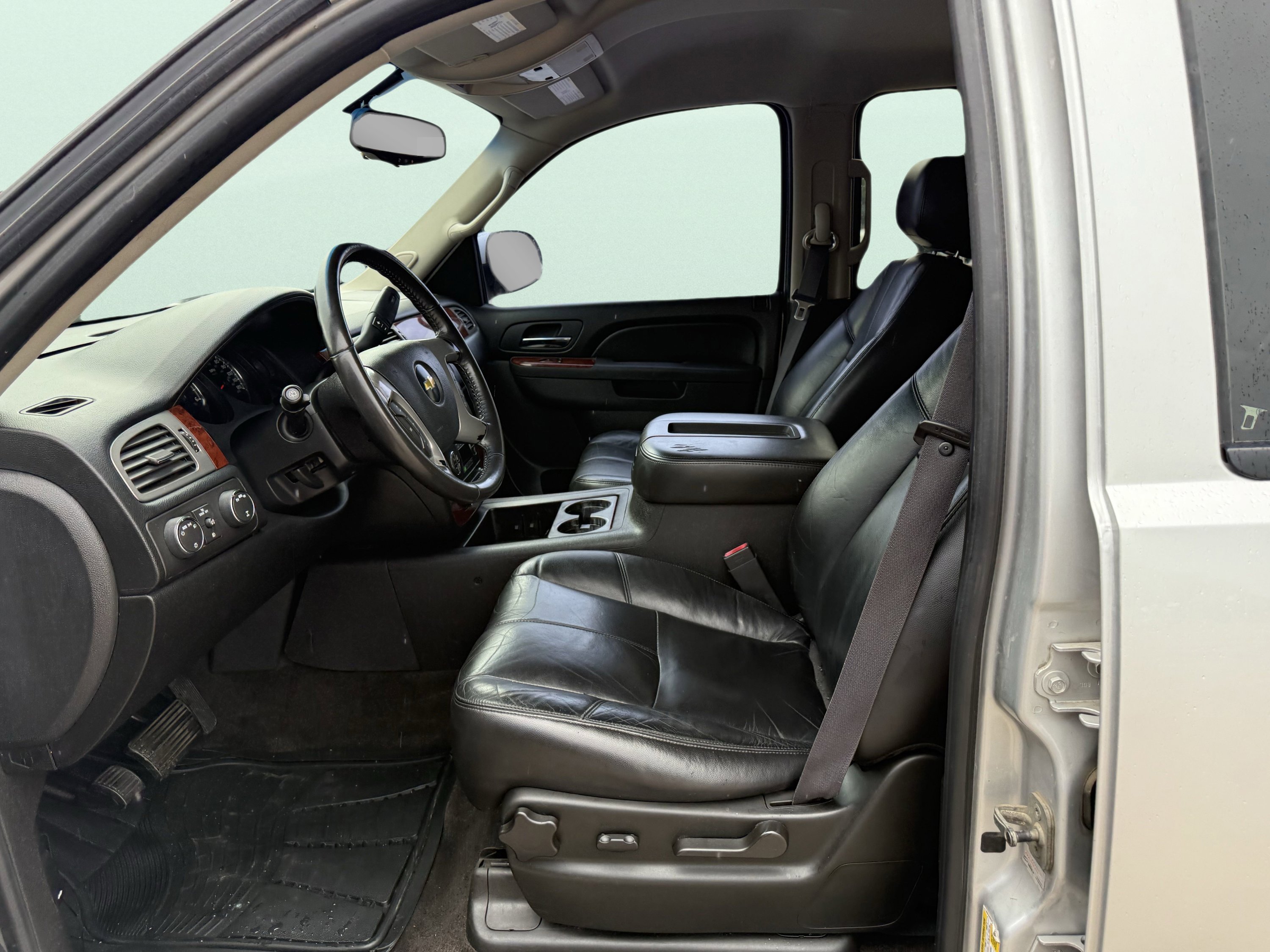 Used 2011 Chevrolet Tahoe LT image 25