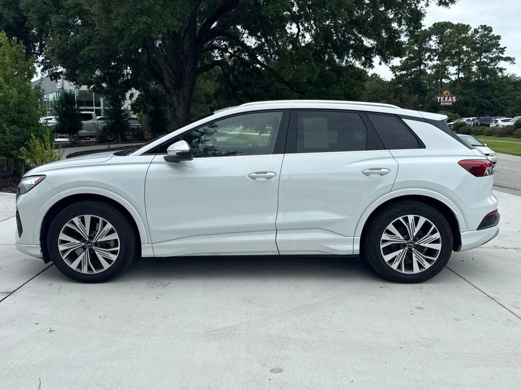 Used 2023 Audi Q4 e-tron Premium w/ Convenience Package RWD image 4