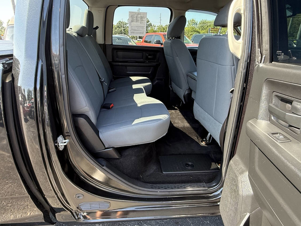 Used 2015 RAM 1500 Express image 23