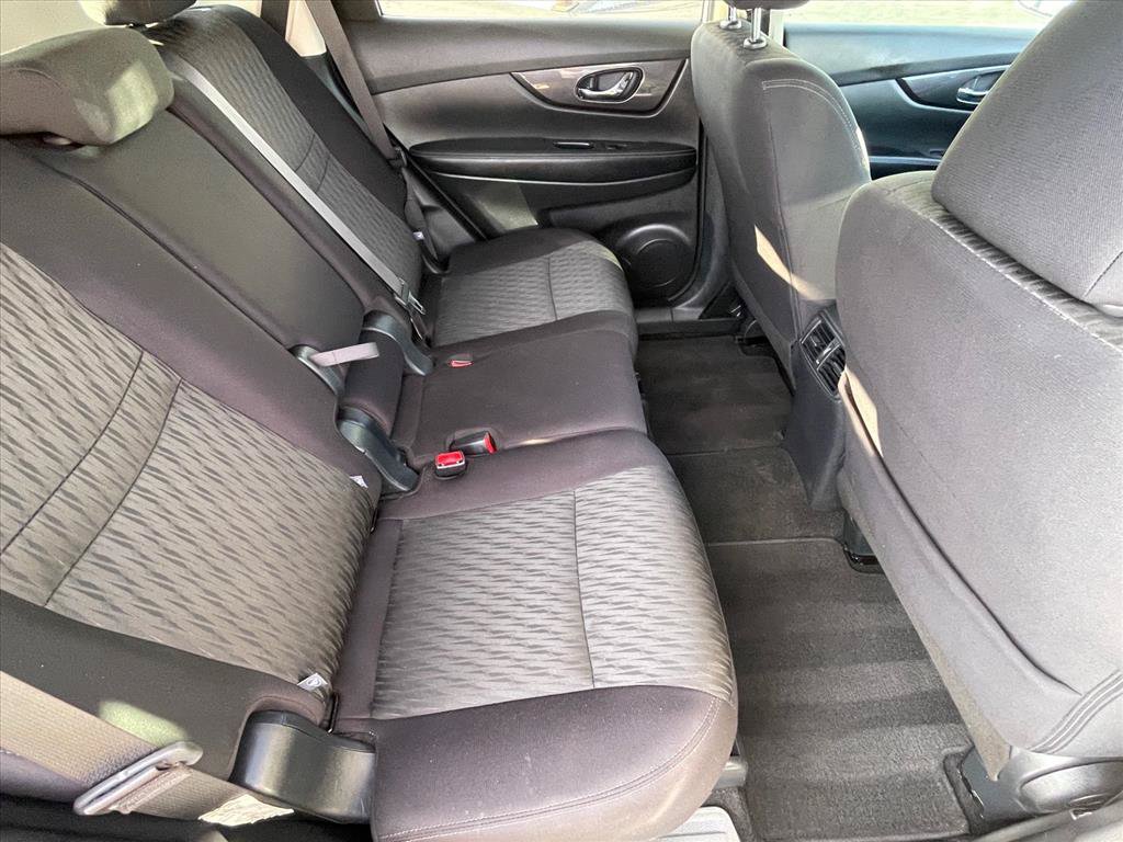 Used 2020 Nissan Rogue SV w/ Premium Package FWD image 25