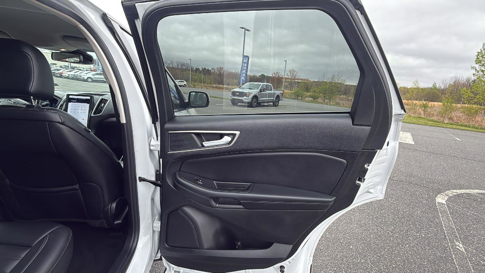 Used 2024 Ford Edge SEL AWD/4WD image 18