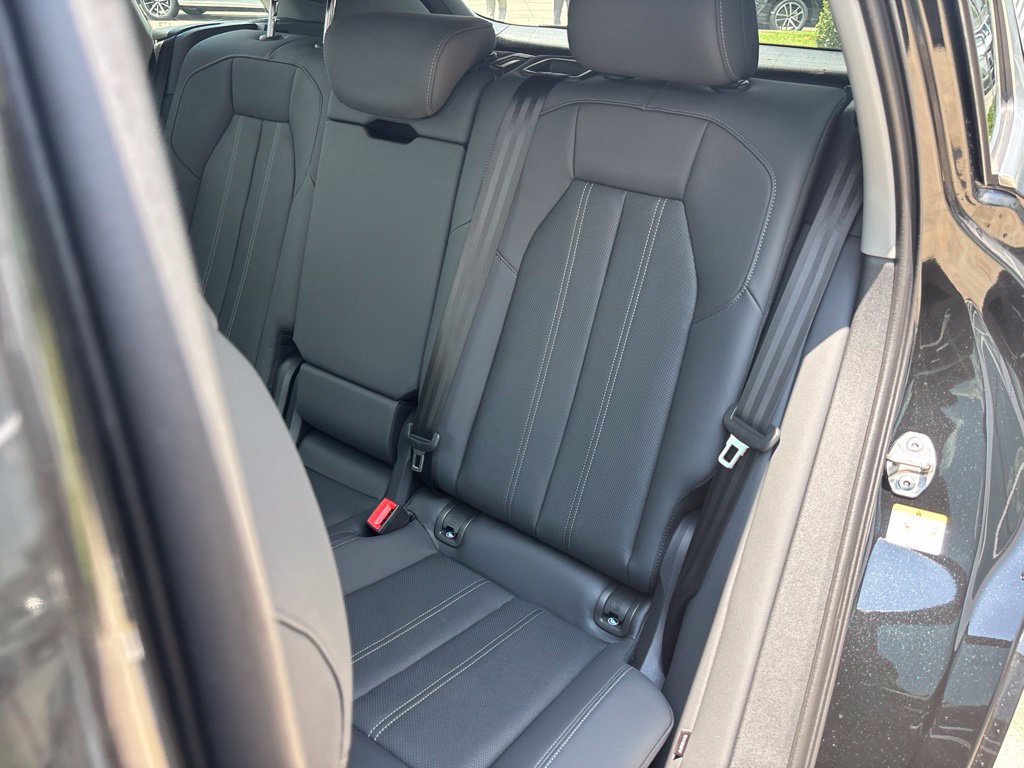 Used 2025 Audi Q5 Premium Plus w/ Premium Plus AWD/4WD image 15