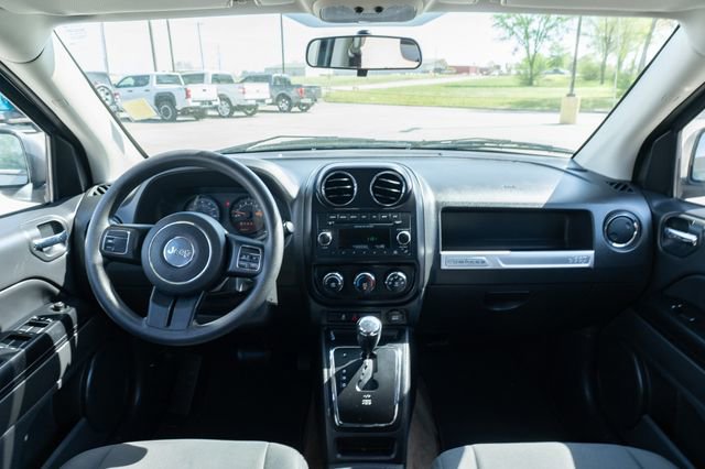 Used 2014 Jeep Compass Sport image 31