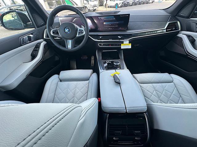New 2026 BMW X5 xDrive50e image 6