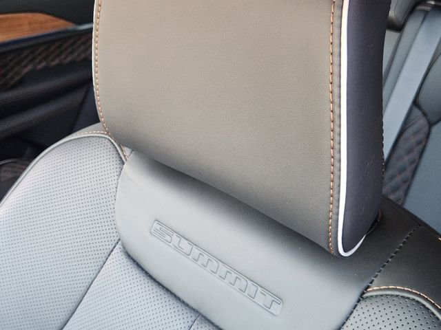 New 2026 Jeep Grand Cherokee Summit image 11