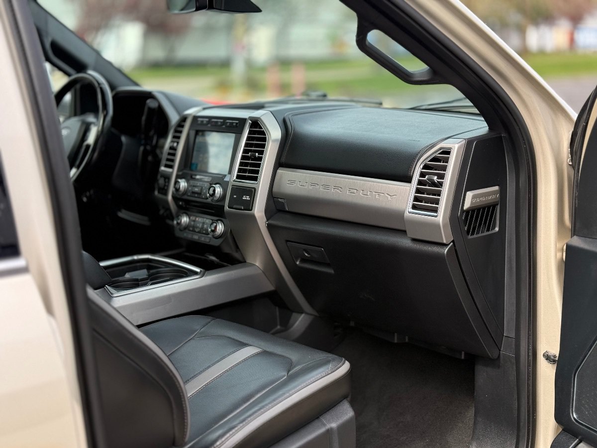 Used 2018 Ford F250 Platinum w/ Platinum Ultimate Package AWD/4WD image 19