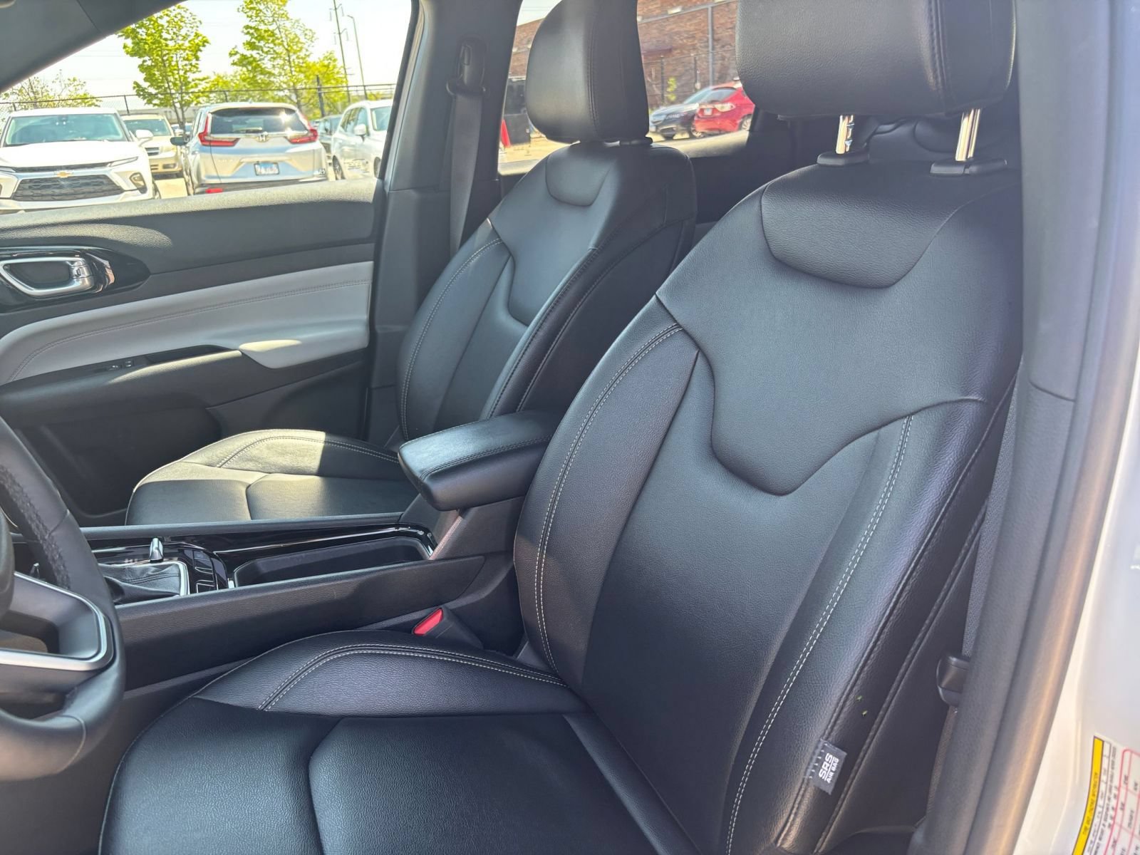 Used 2025 Jeep Compass Limited AWD/4WD image 34