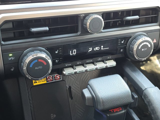 Used 2025 Toyota 4Runner TRD Off-Road Premium AWD/4WD image 39