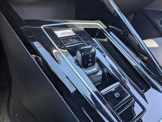 Used 2024 Volkswagen GTI SE FWD image 11