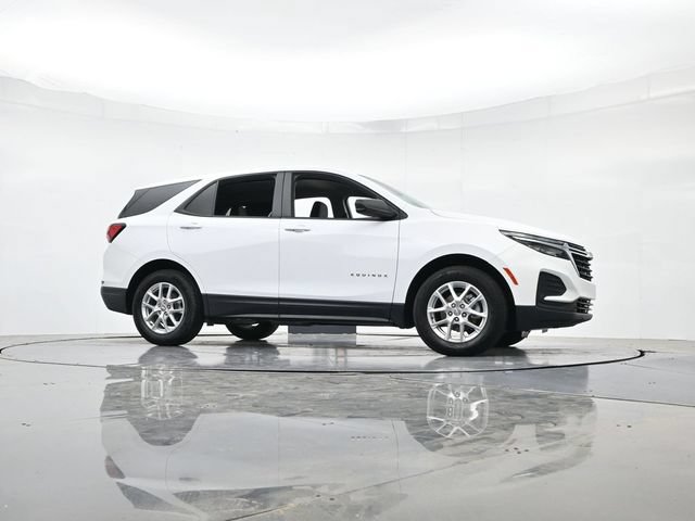 Used 2024 Chevrolet Equinox LS w/ LS Convenience Package FWD image 32