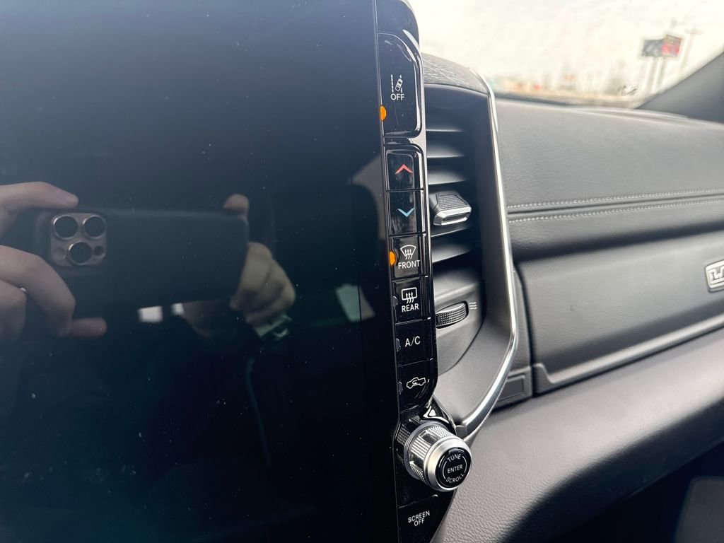 New 2026 RAM 3500 Laramie AWD/4WD image 29