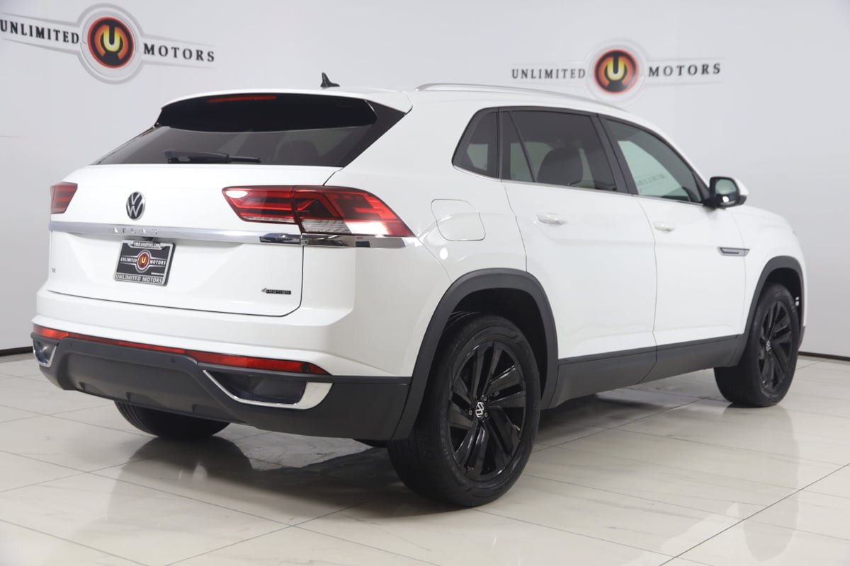 Used 2023 Volkswagen Atlas Cross Sport SE w/ Black Wheel Package AWD/4WD image 3