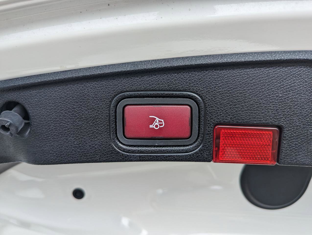 Used 2021 Mercedes-Benz C 300 4MATIC Cabriolet image 41