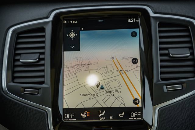 Certified 2022 Volvo XC90 T6 Momentum w/ Climate Package image 21