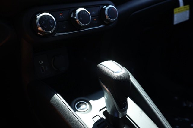 New 2025 Nissan Kicks Play S image 31