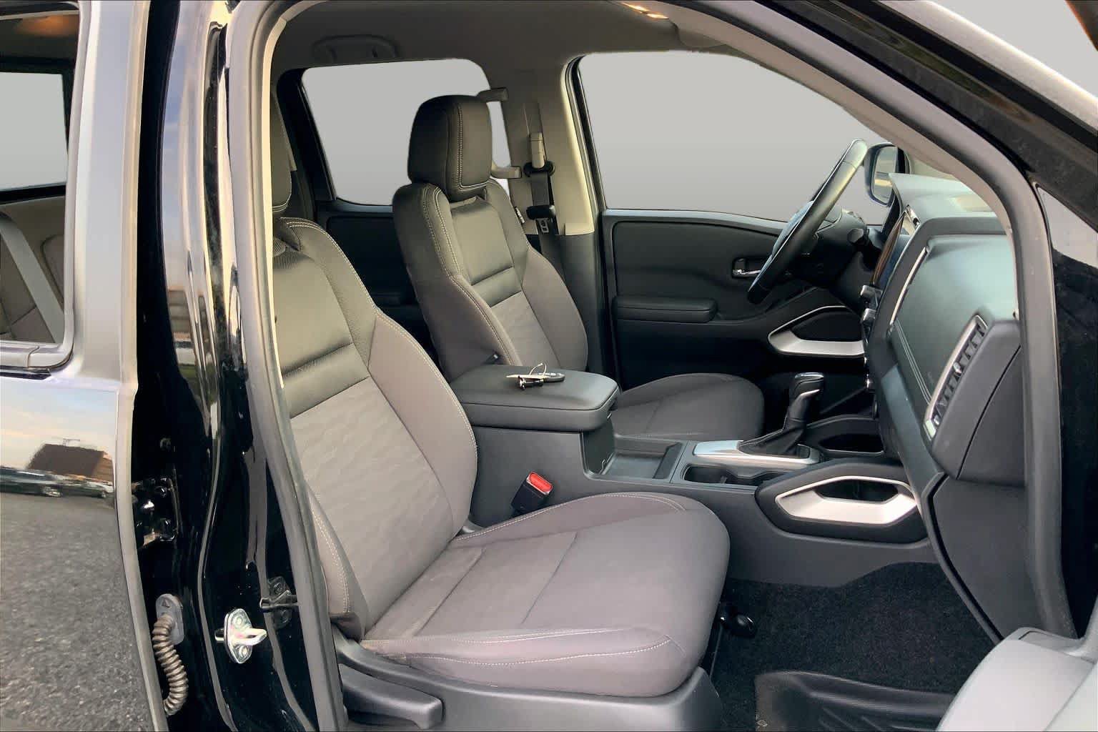 Used 2024 Nissan Frontier SV w/ SV Convenience Package RWD image 9