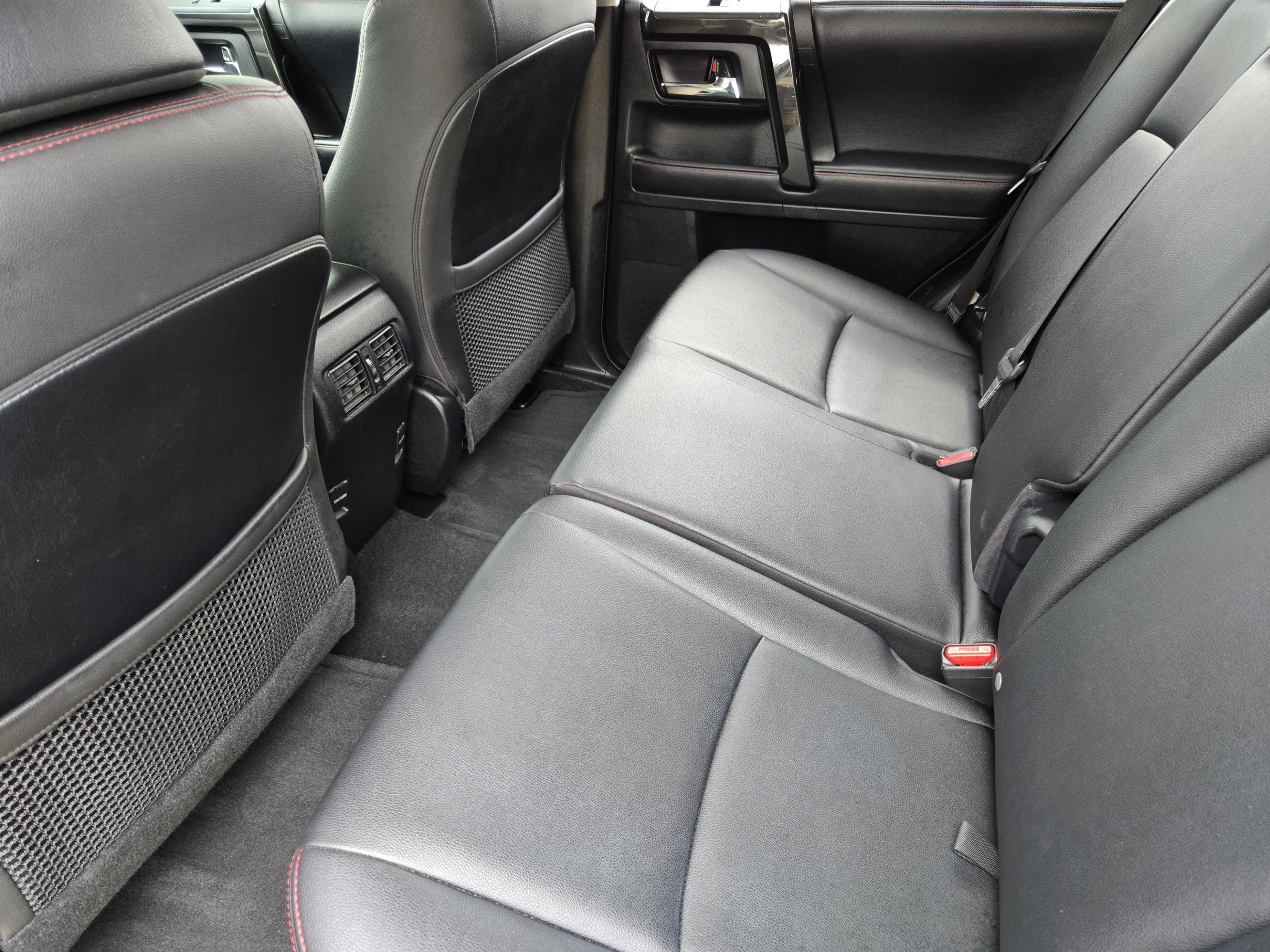 Used 2019 Toyota 4Runner TRD Off-Road Premium AWD/4WD image 27
