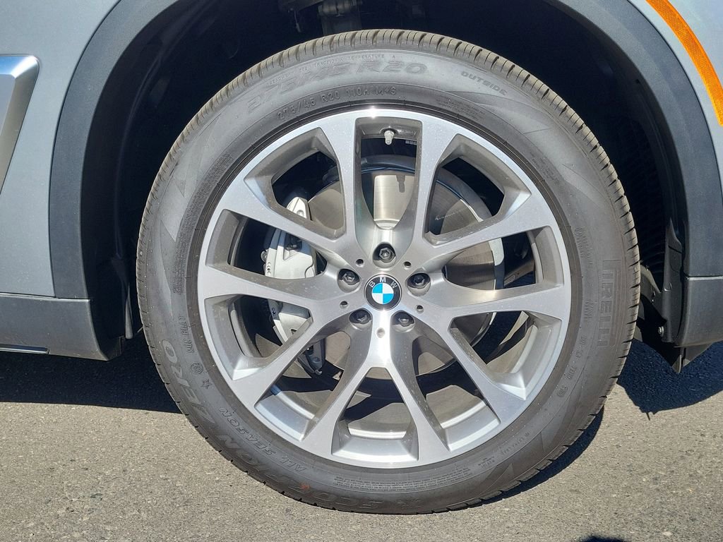 Certified 2026 BMW X5 xDrive40i w/ Climate Comfort Package image 11