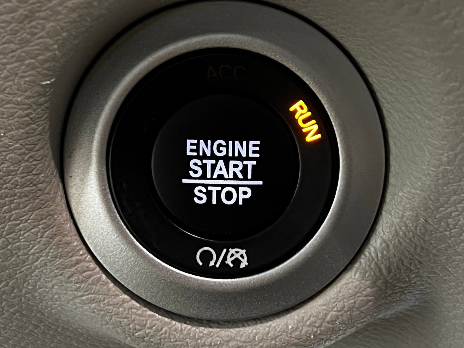 Used 2024 Chrysler Pacifica Touring-L image 23