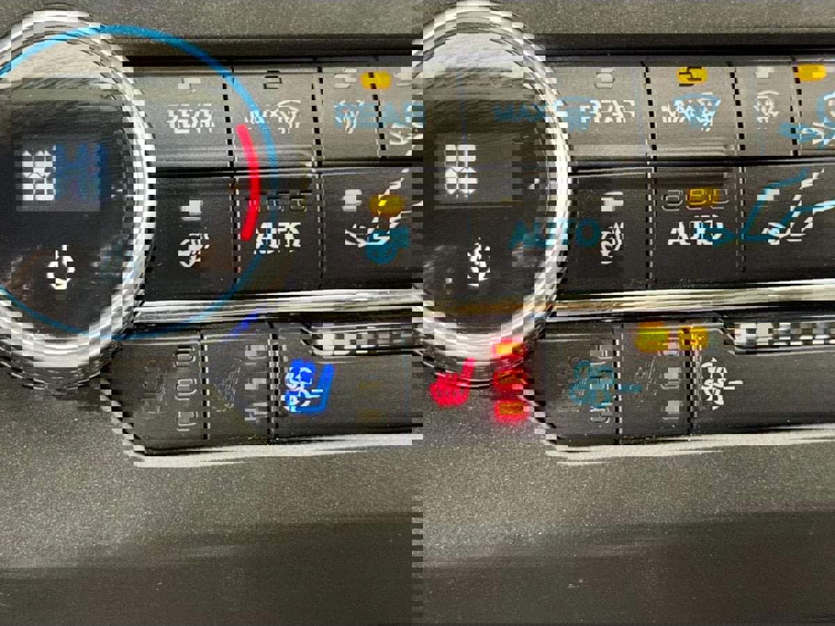 Used 2021 Ford Expedition Max Limited image 26