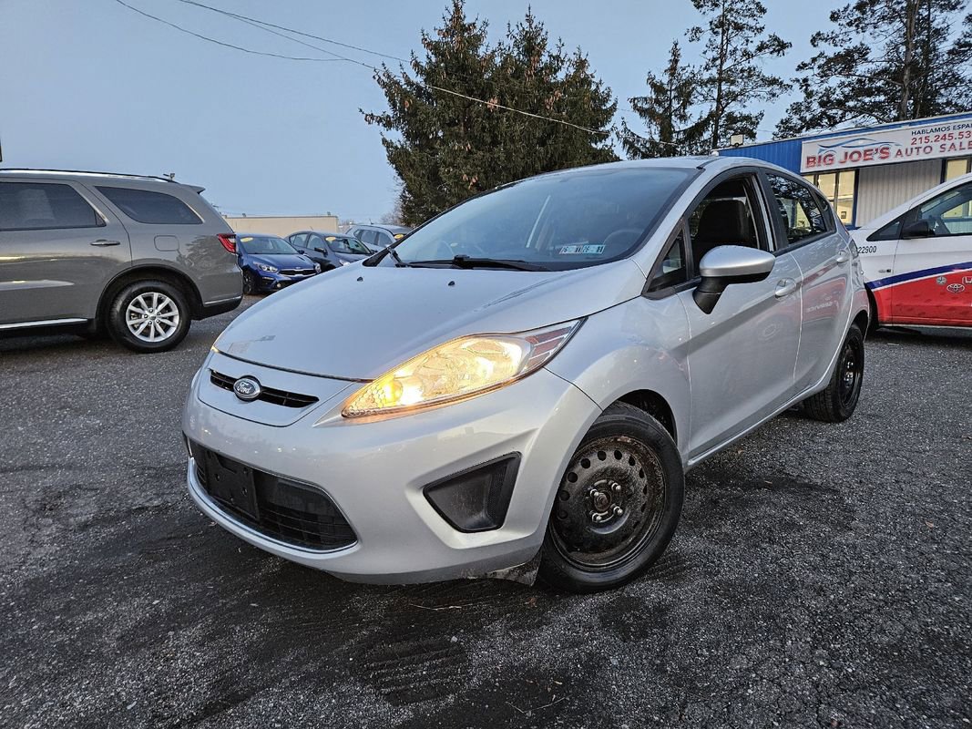 Used 2012 Ford Fiesta SE image 1
