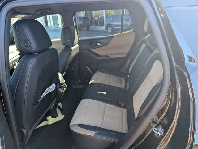 New 2026 Chevrolet Equinox ACTIV w/ Convenience Package III FWD image 9