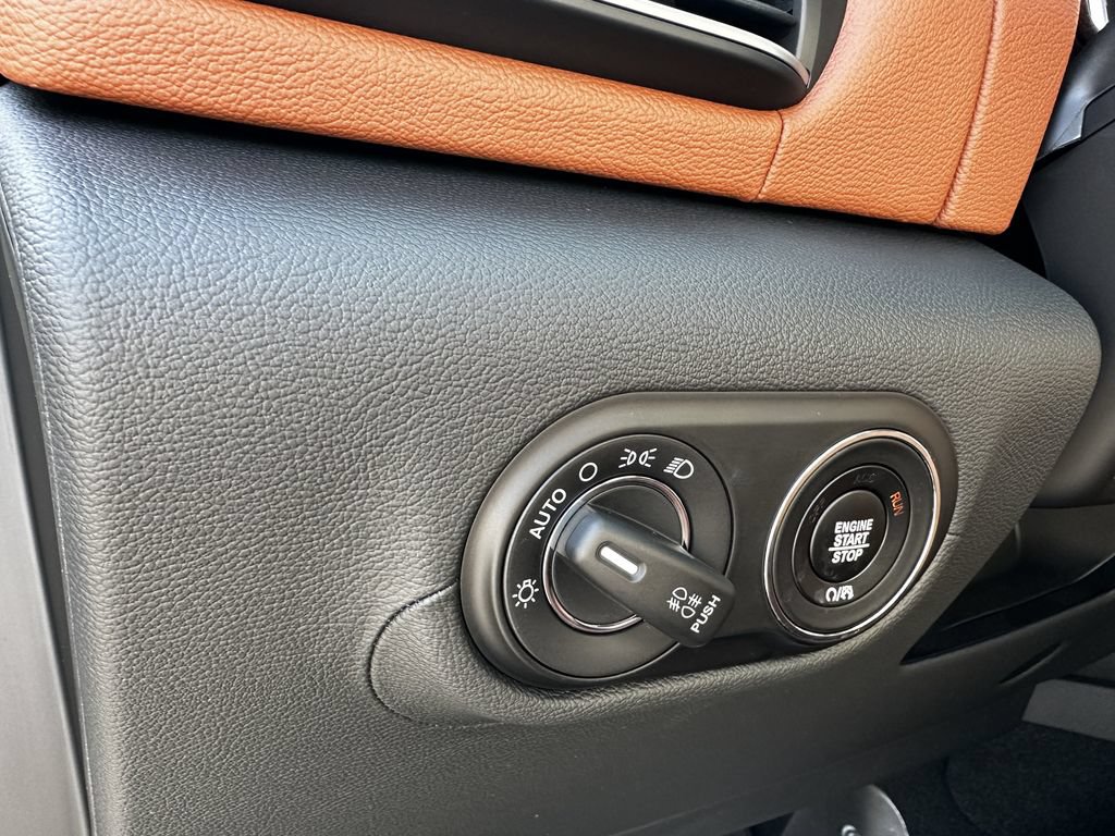 Used 2023 Maserati Levante GT AWD/4WD image 36