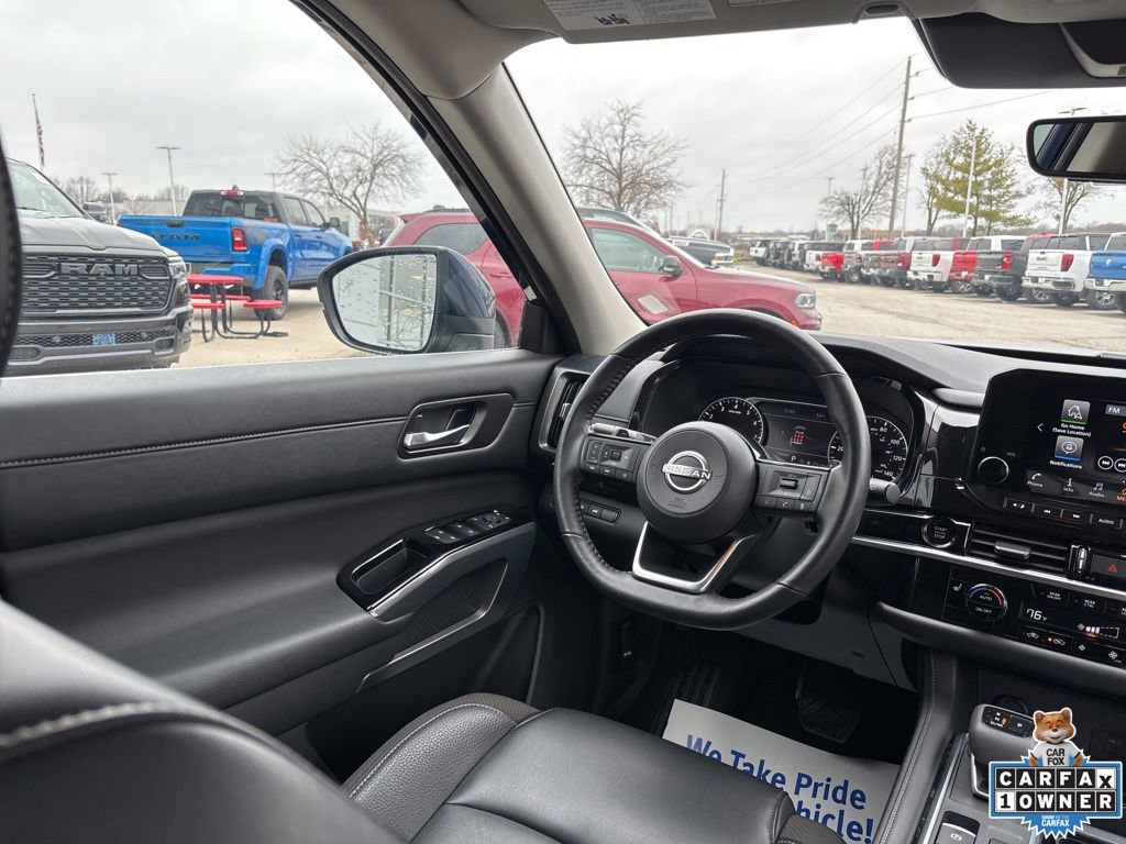 Used 2025 Nissan Pathfinder SL image 53