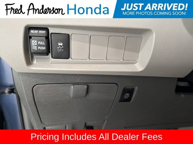 Used 2018 Toyota Sienna XLE FWD image 8