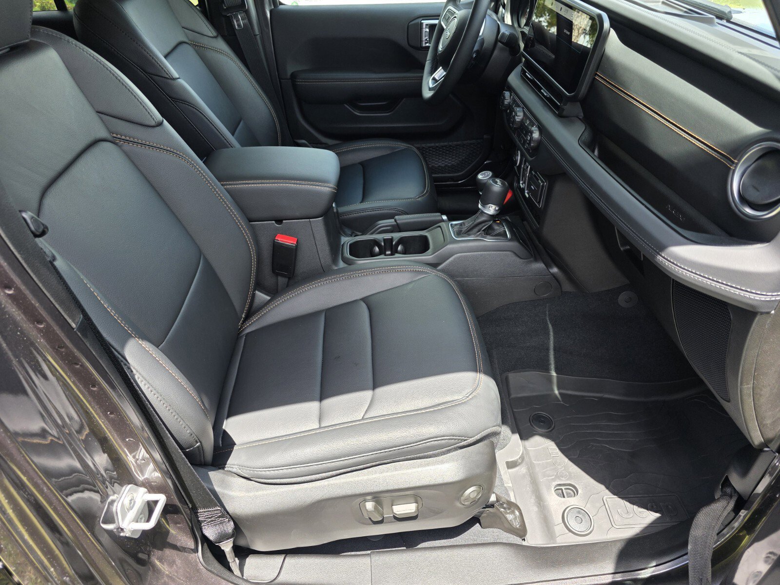 Used 2026 Jeep Wrangler Sahara image 3