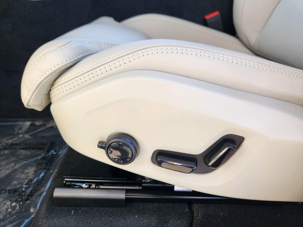 New 2026 Volvo XC60 T8 Ultra w/ Climate Package image 14