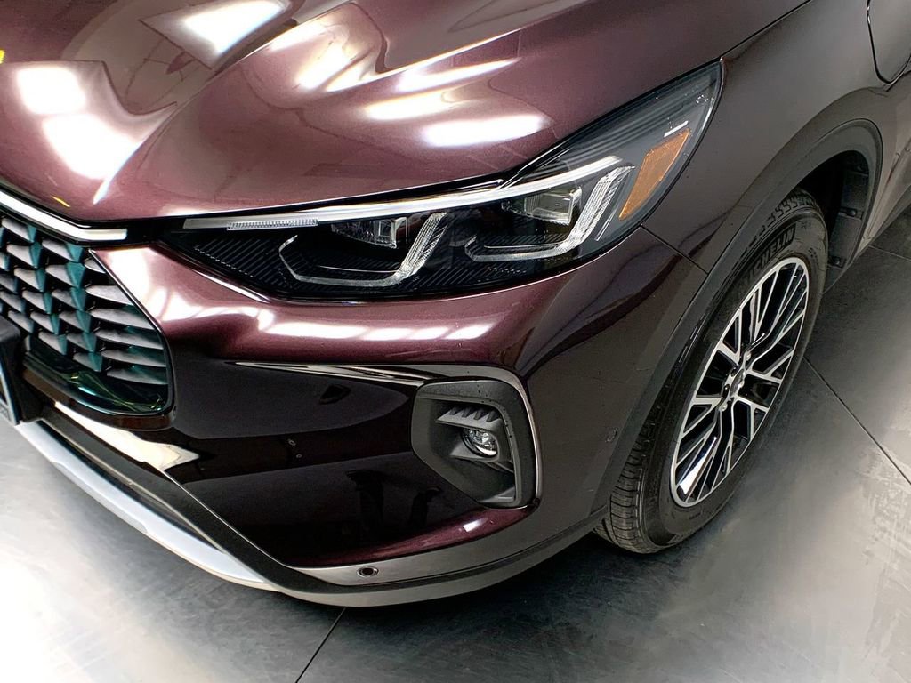 New 2023 Ford Escape SE w/ PHEV Premium Package FWD image 11