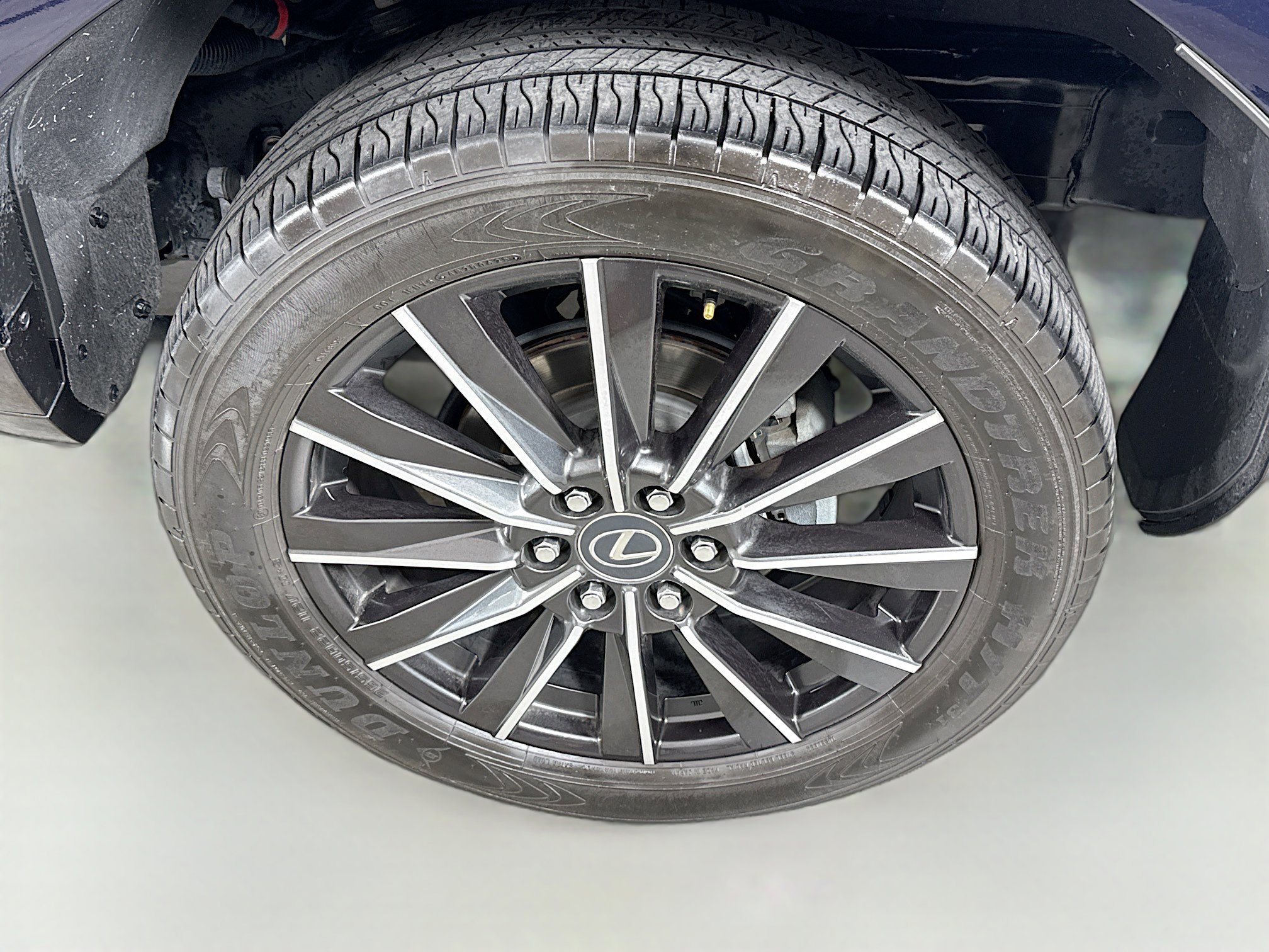 Used 2025 Lexus GX 550 w/ Accessory Package (2T) AWD/4WD image 31