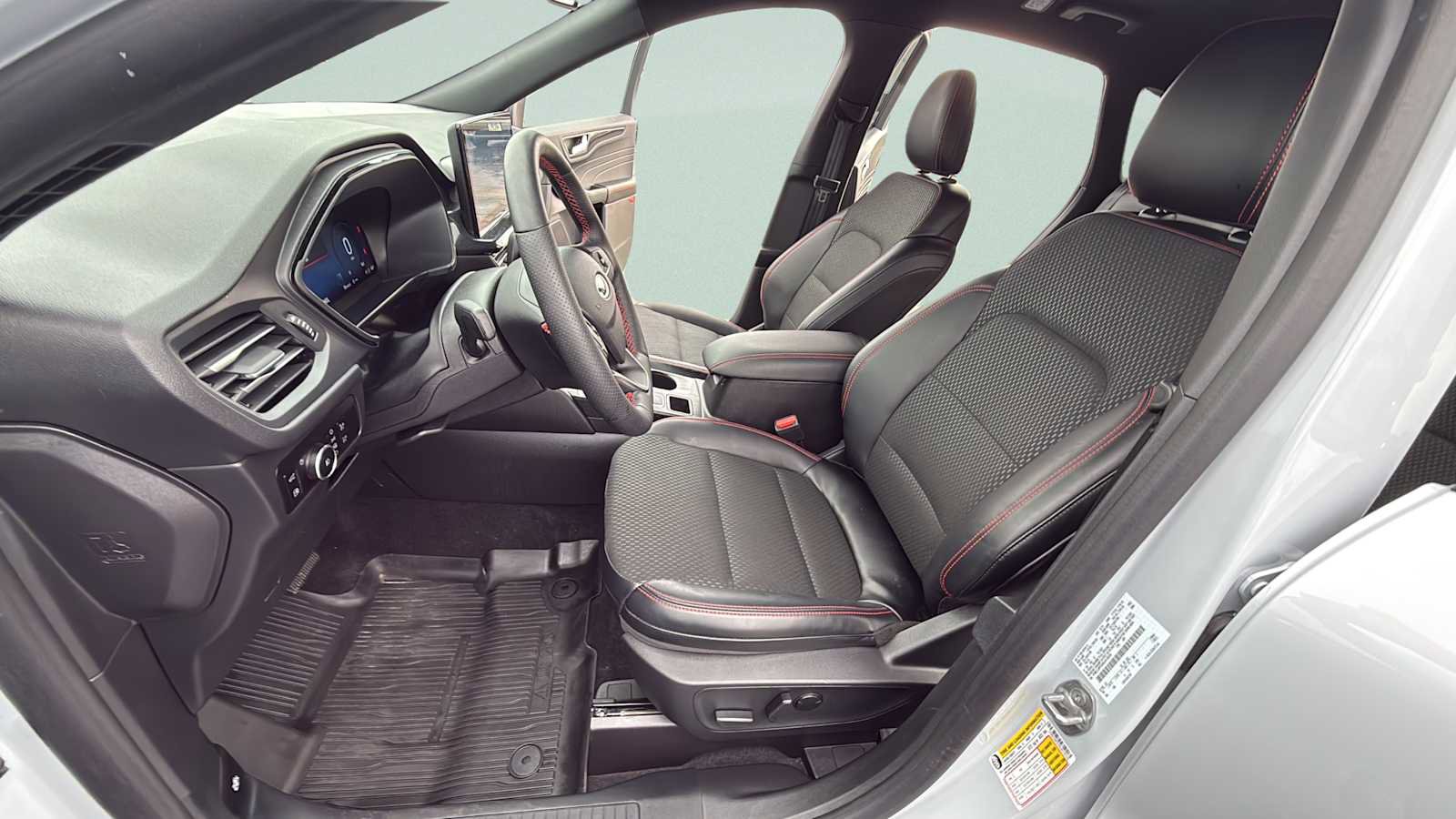 Used 2025 Ford Escape ST-Line Elite w/ Class II Trailer Tow Package image 38