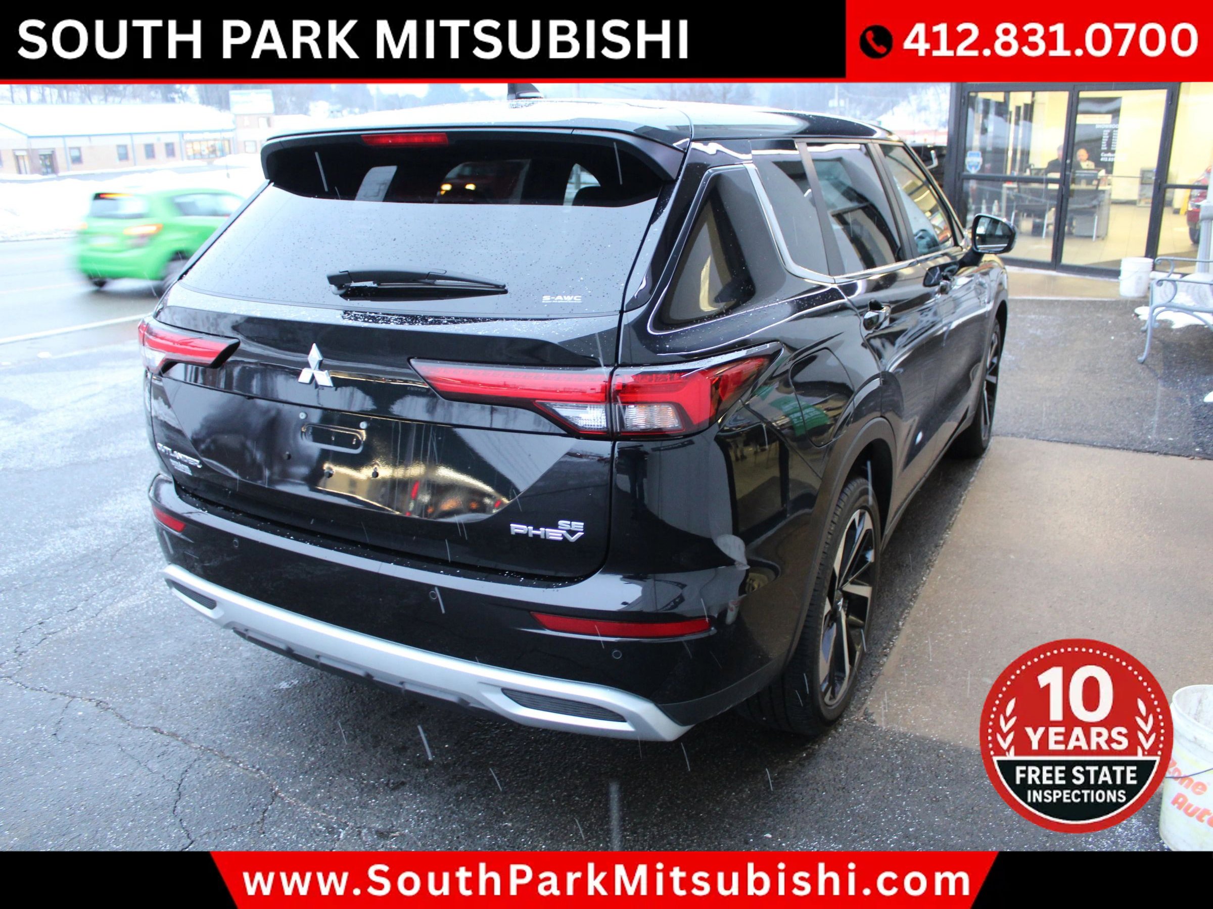 Used 2025 Mitsubishi Outlander SE image 9