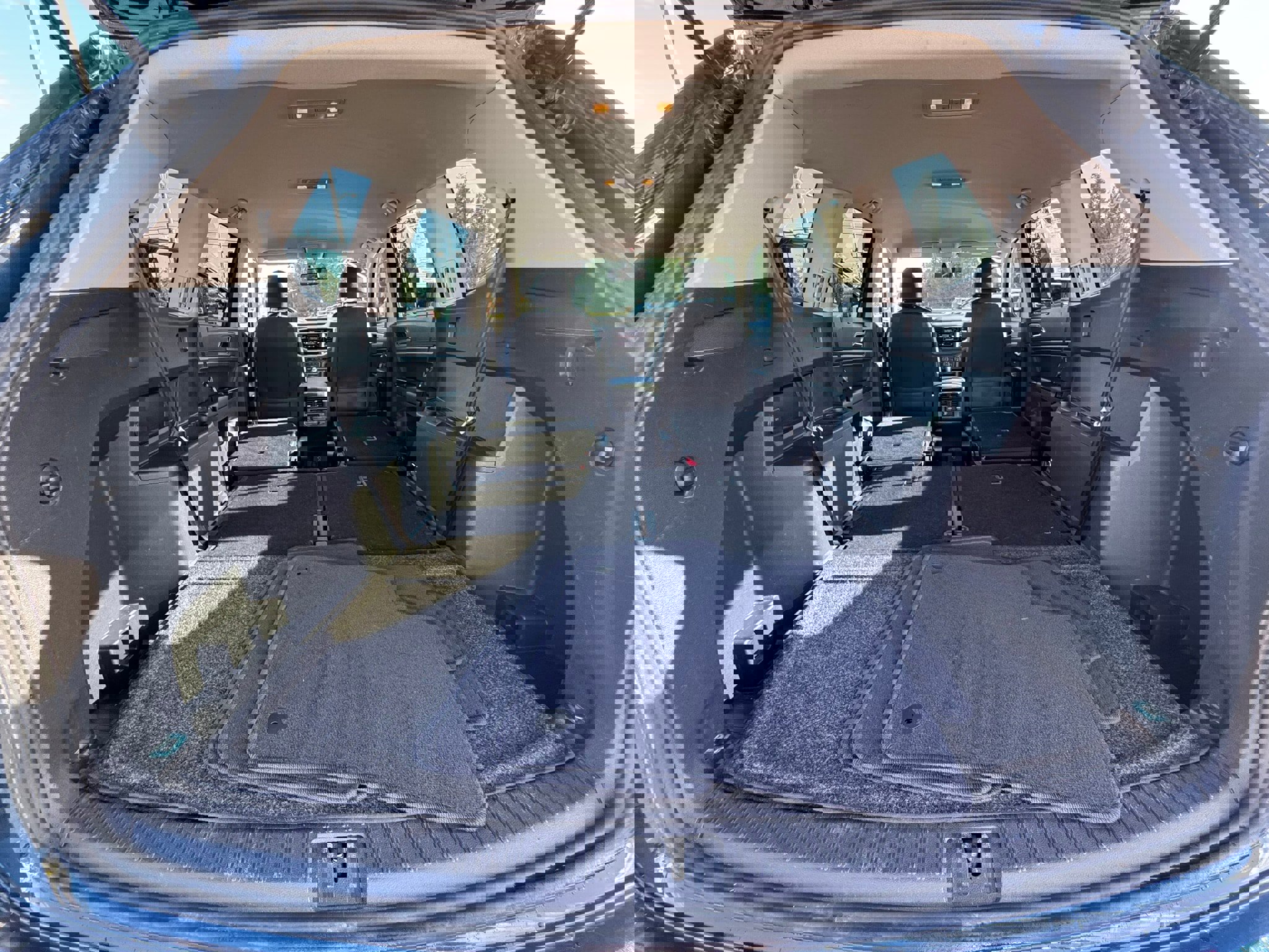 Used 2019 Volkswagen Atlas SE w/ Towing Package image 11