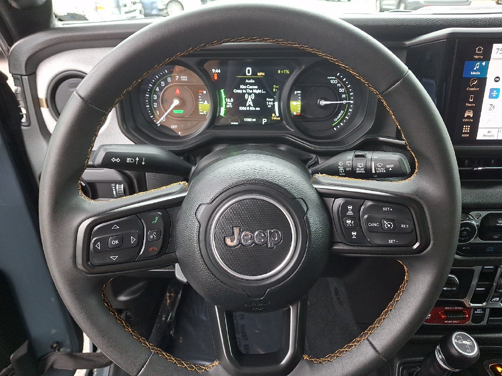 Used 2024 Jeep Wrangler Unlimited AWD/4WD image 18