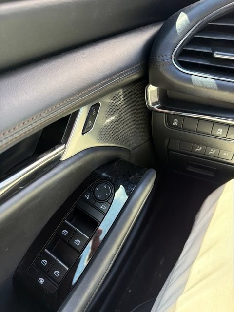 Used 2022 MAZDA MAZDA3 s FWD image 12