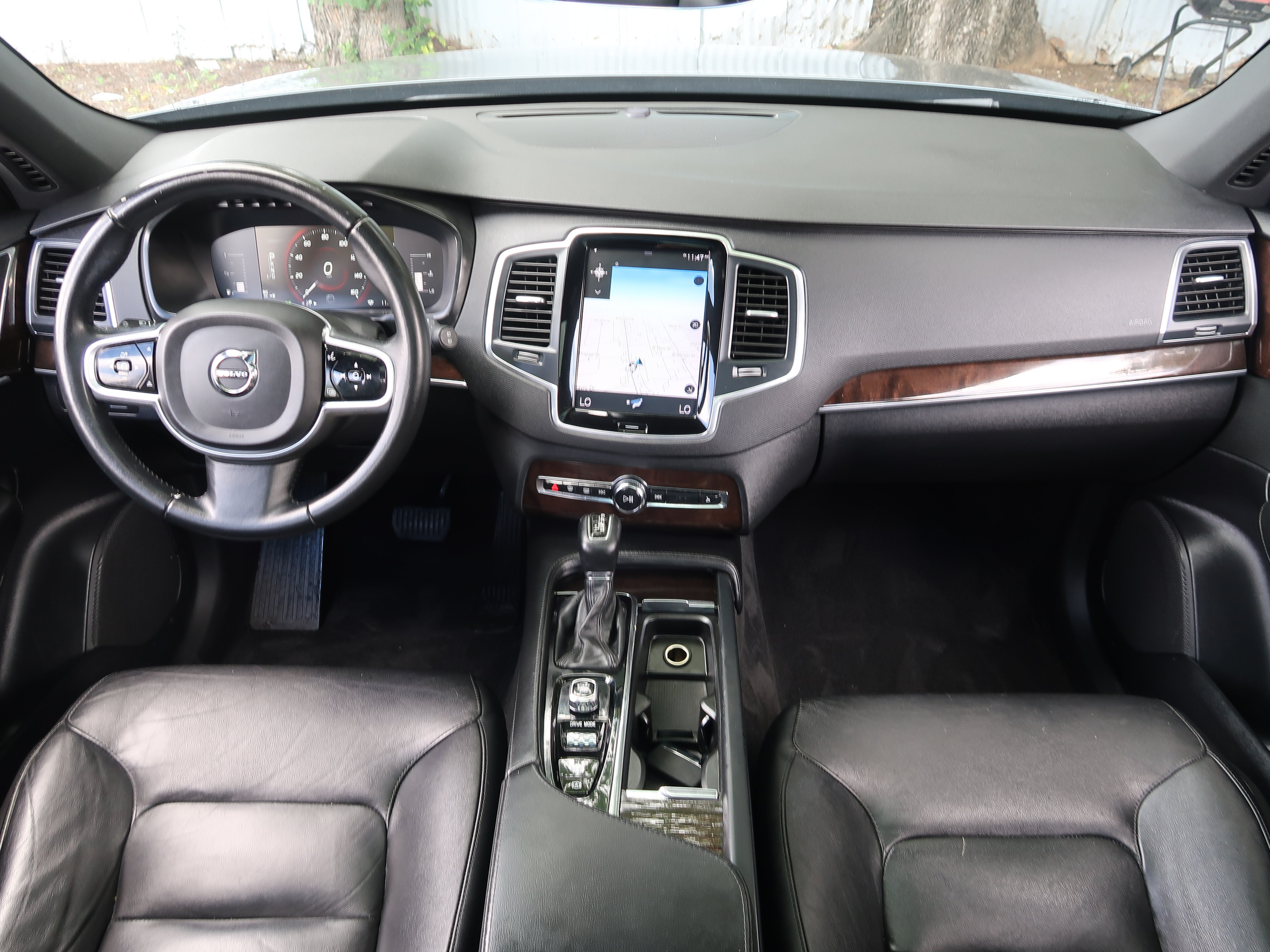 Used 2019 Volvo XC90 T5 Momentum w/ Protection Package Premier FWD image 11