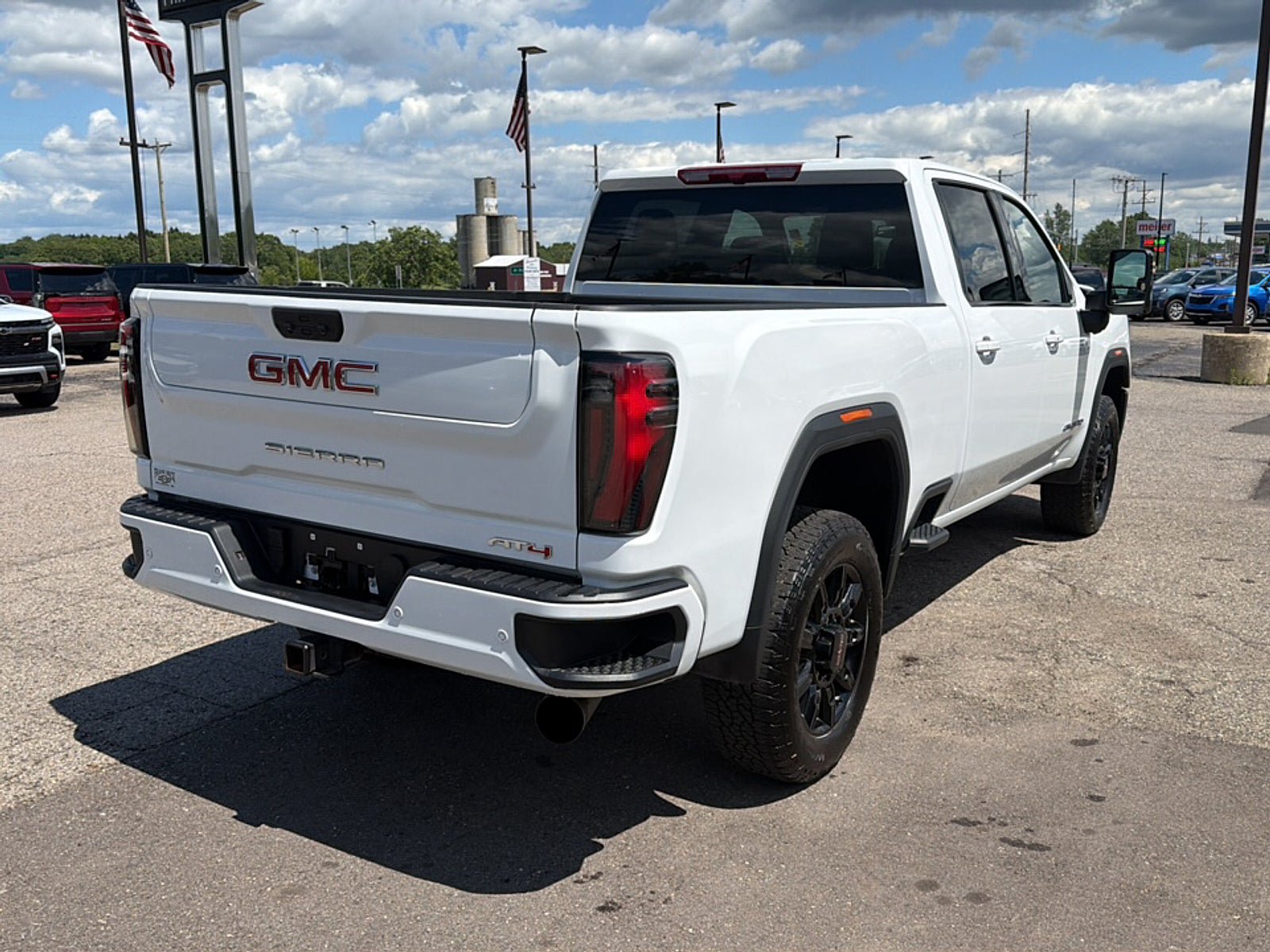 Used 2025 GMC Sierra 2500 AT4 AWD/4WD image 4