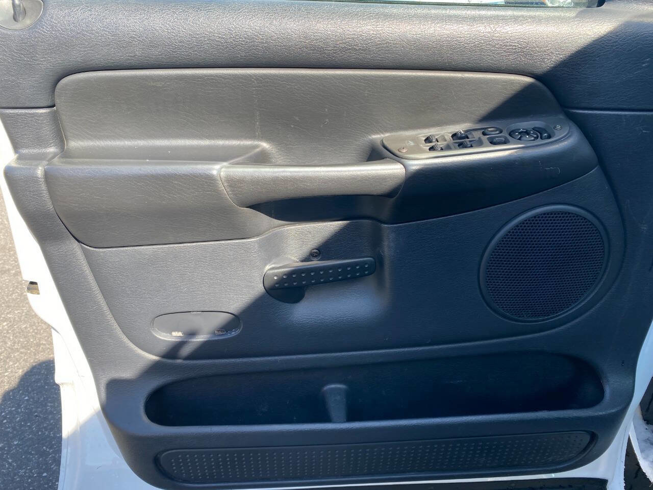 Used 2003 Dodge Ram 2500 Truck ST image 11