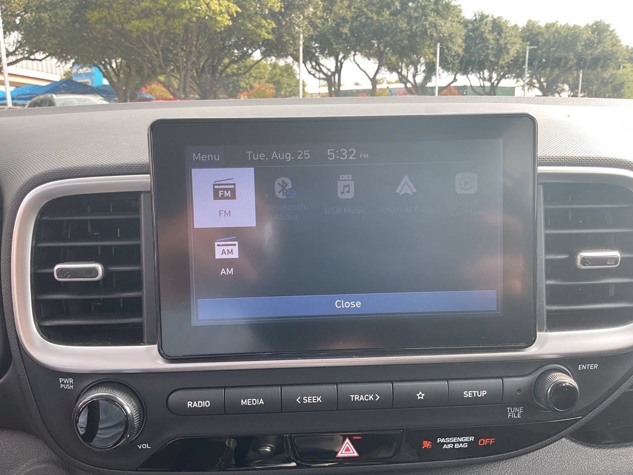 Used 2025 Hyundai Venue SEL FWD image 27