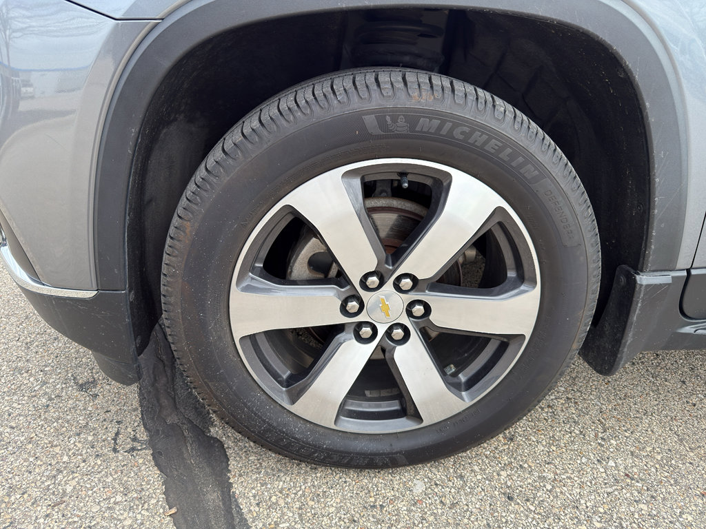 Used 2019 Chevrolet Traverse LT w/ LT Premium Package image 9