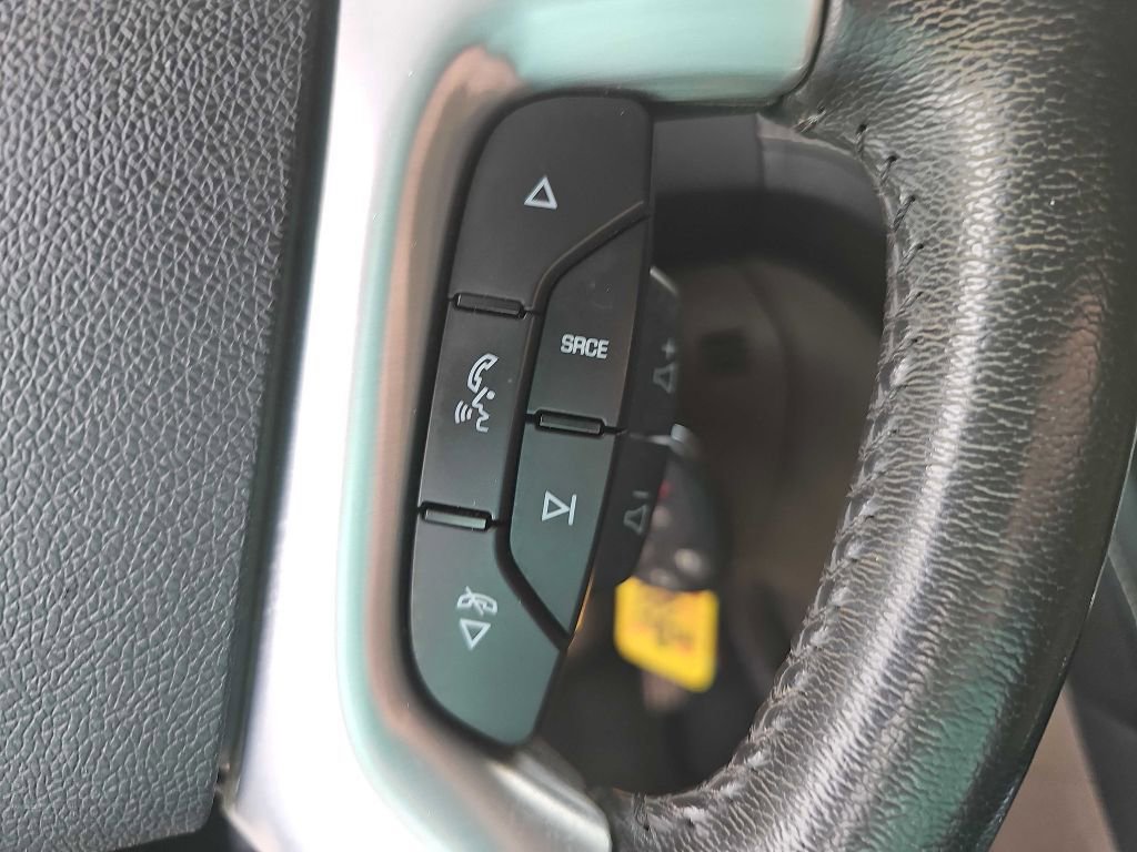 Used 2015 GMC Acadia SLT image 18