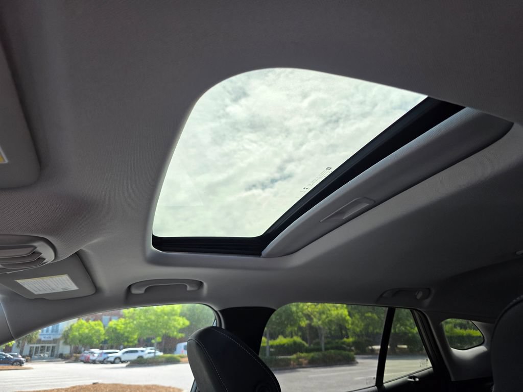 New 2026 Chevrolet Trax LT w/ Sunroof Package FWD image 19