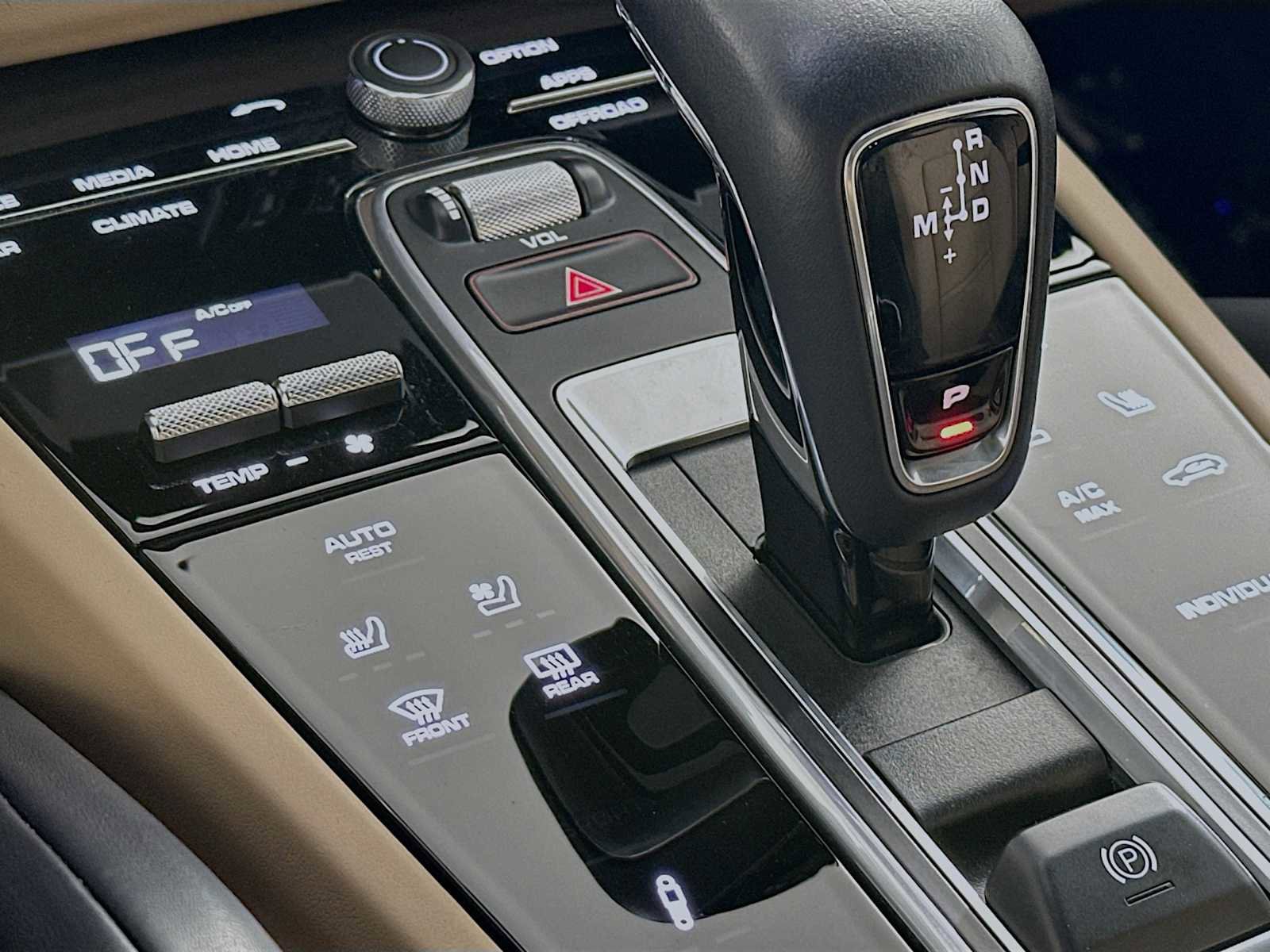 Certified 2022 Porsche Cayenne E-Hybrid image 21
