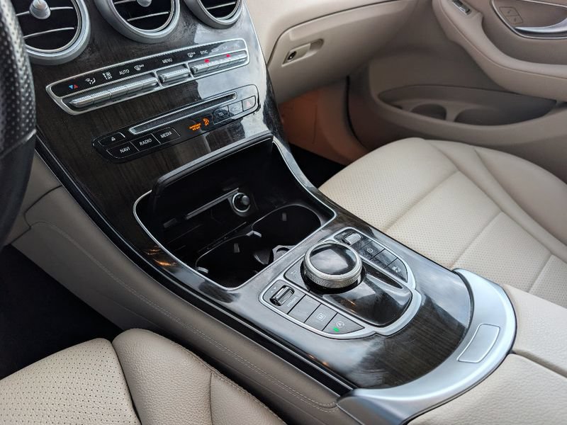 Used 2018 Mercedes-Benz GLC 300 4MATIC image 21