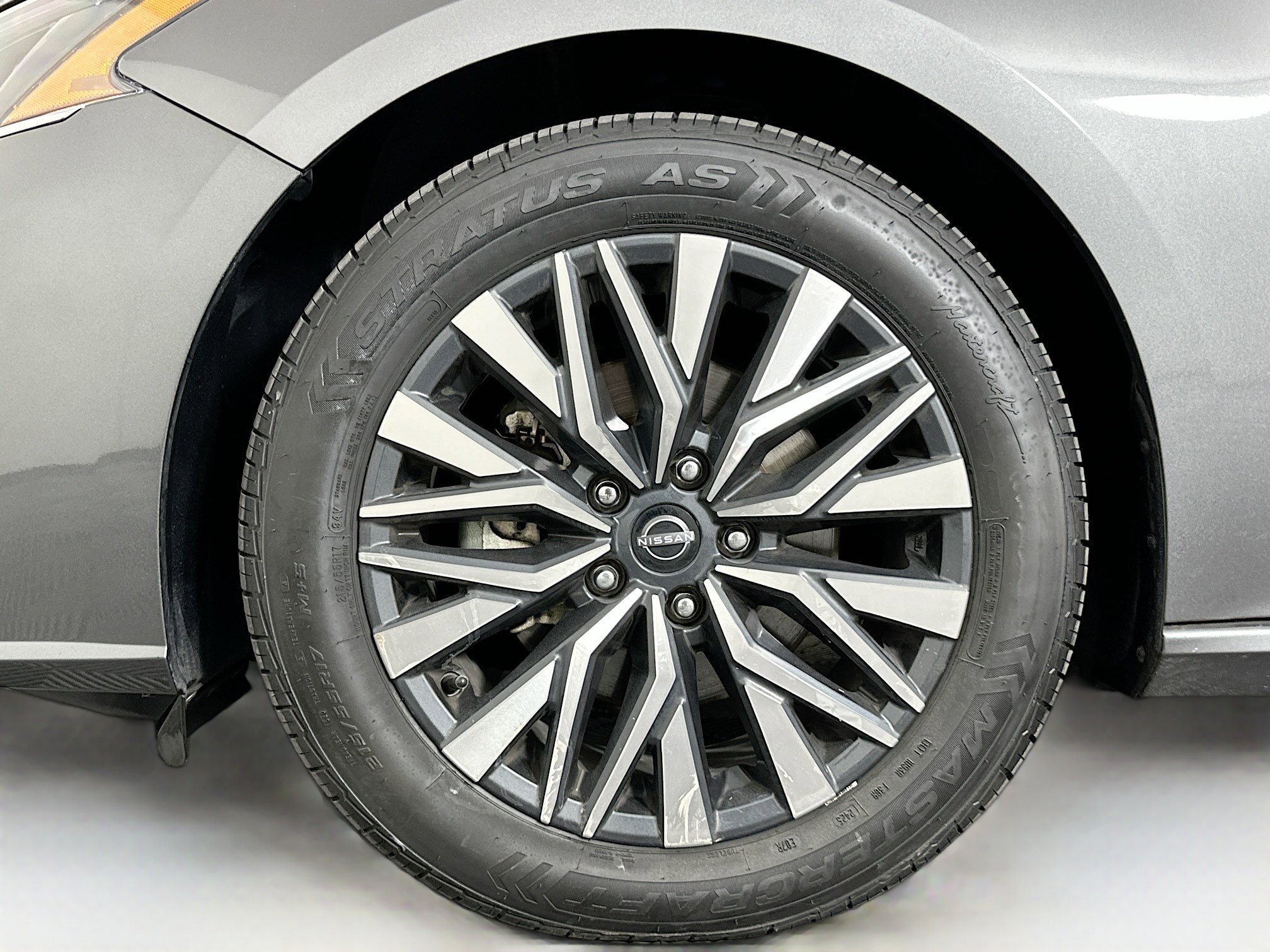 Used 2024 Nissan Altima 2.5 SV image 11