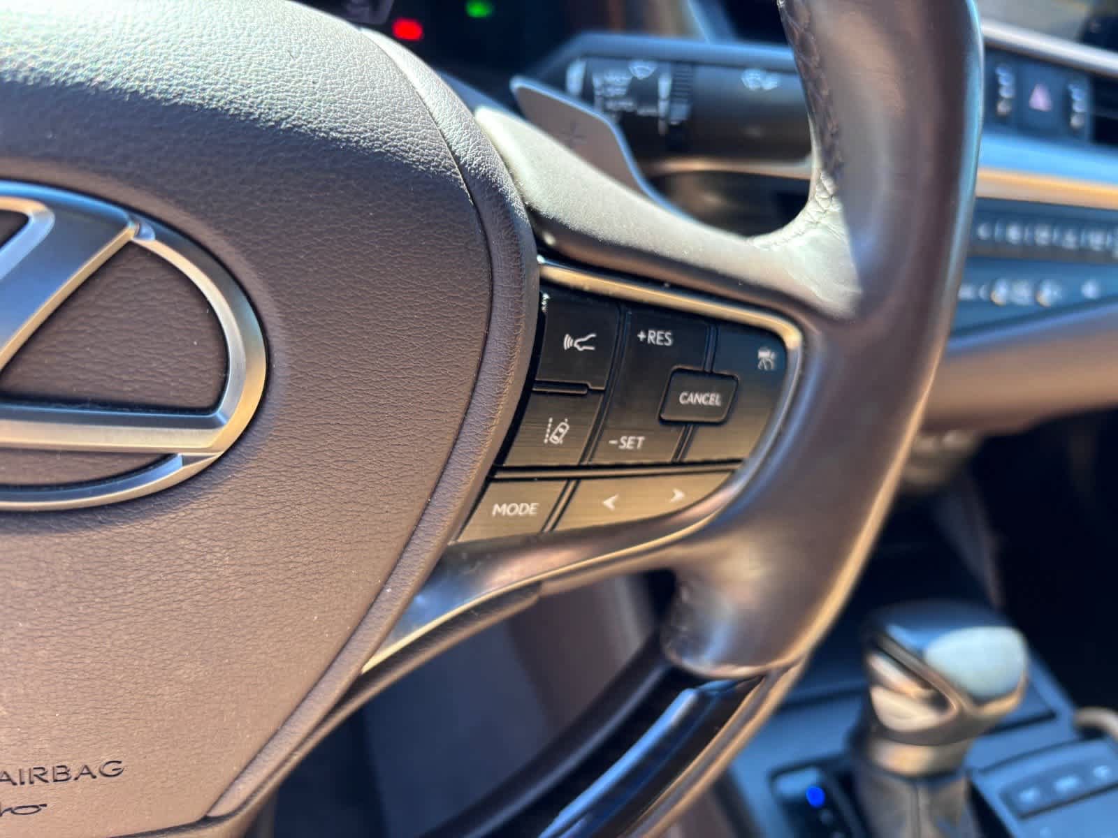 Used 2019 Lexus ES 300h w/ Premium Package FWD image 17